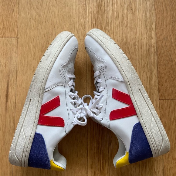Men’s VEJA sneakers - Picture 2 of 6